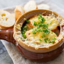 Easy Onion Soup | The Travel Palate