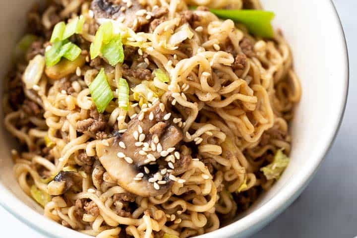 bowl of ramen noodles with beef reicpe