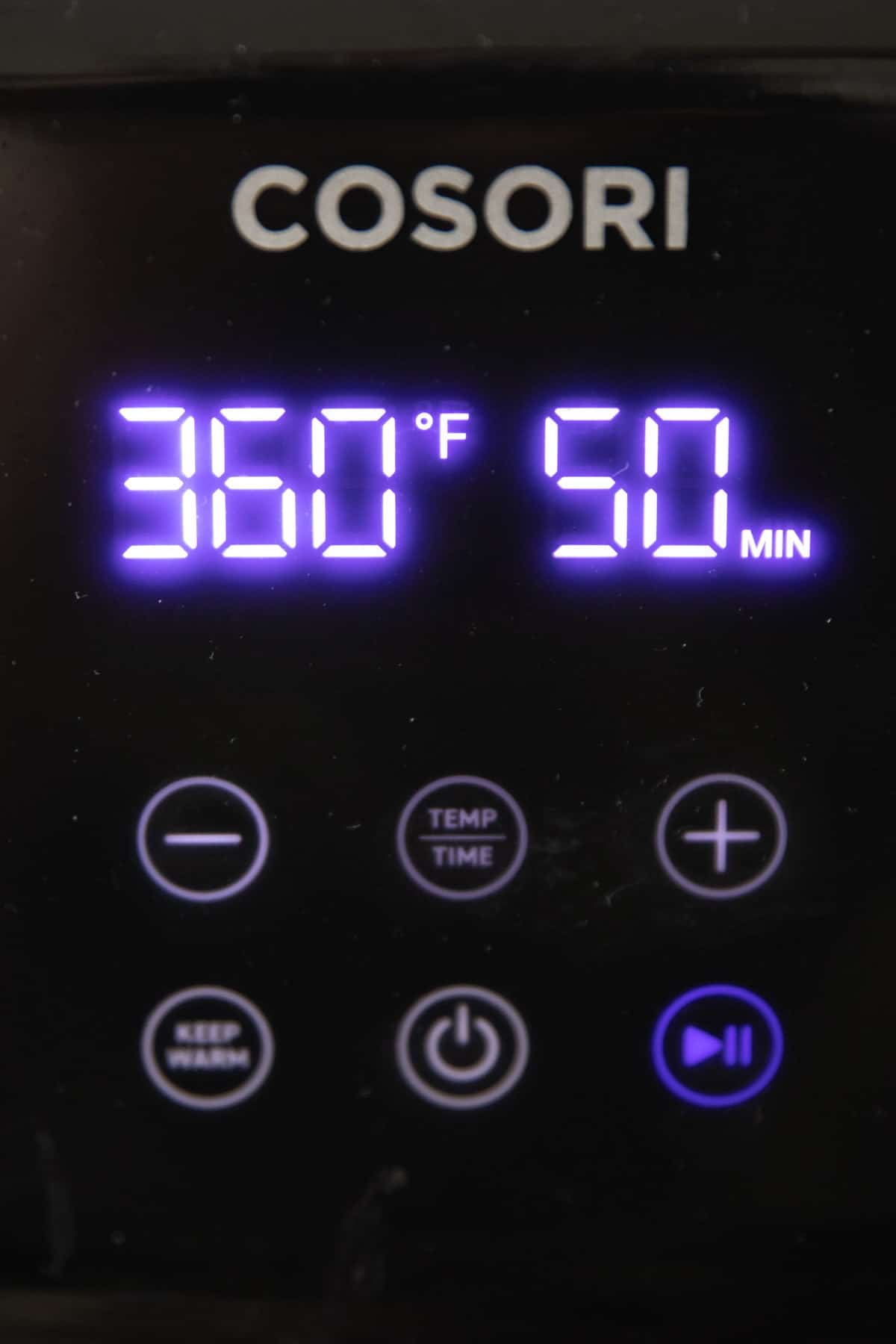 time and temperature on an air fryer display