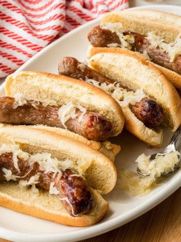 featured image of air fryer brats
