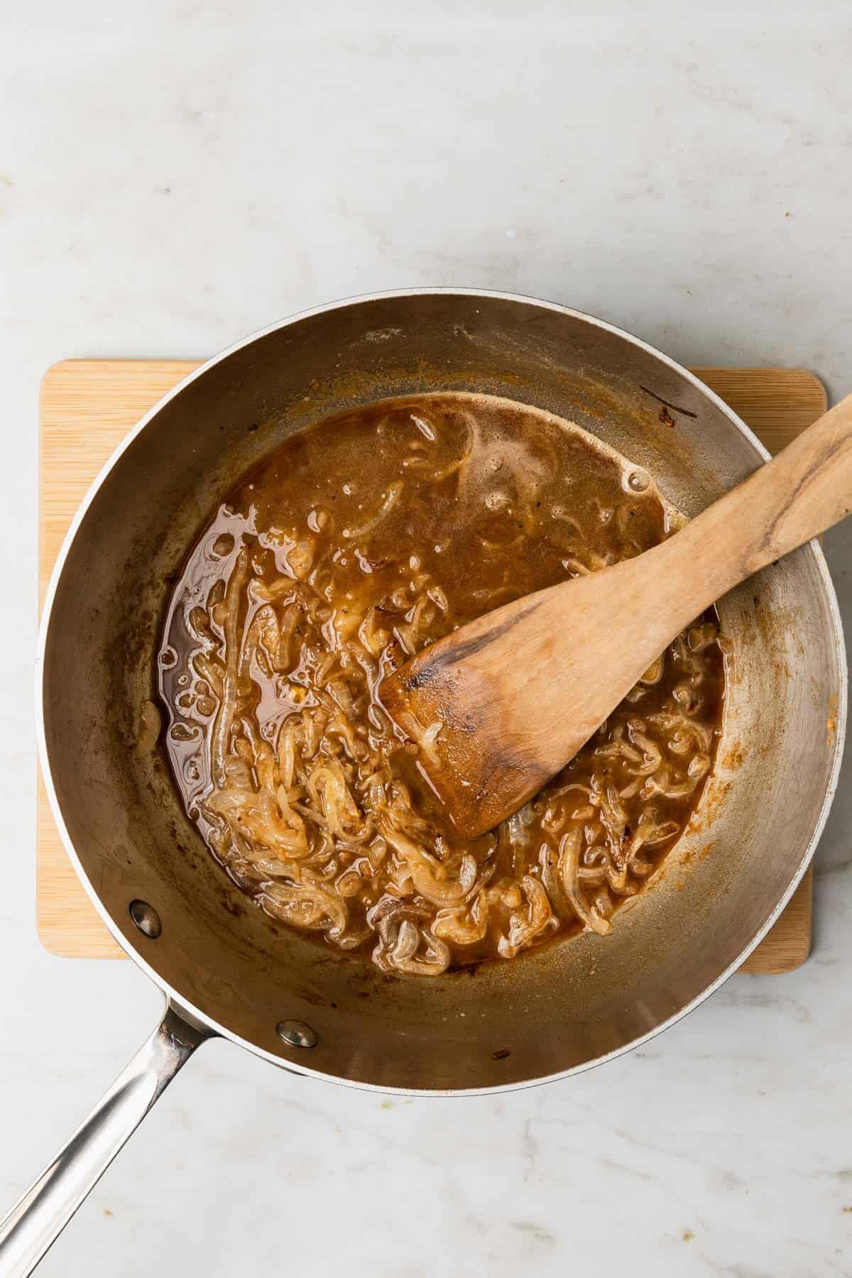 making an onion gravy