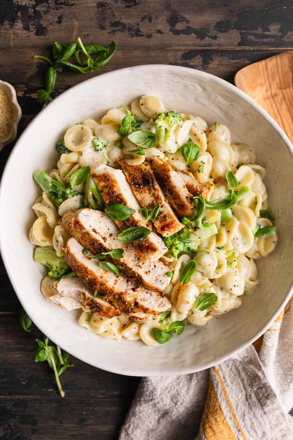 The completed chicken con broccoli copycat recipe.